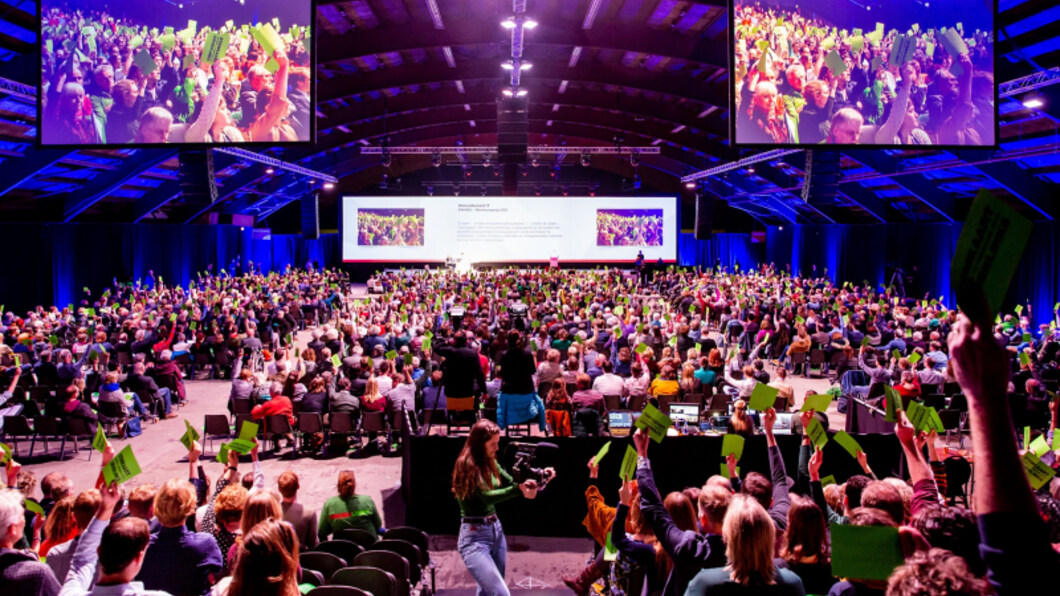 Overzicht van de zaal tijdens een ledencongres