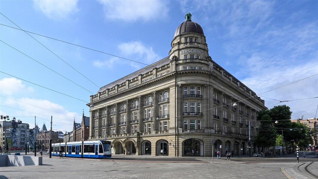 Foto van het Hirschgebouw op het Leidseplein