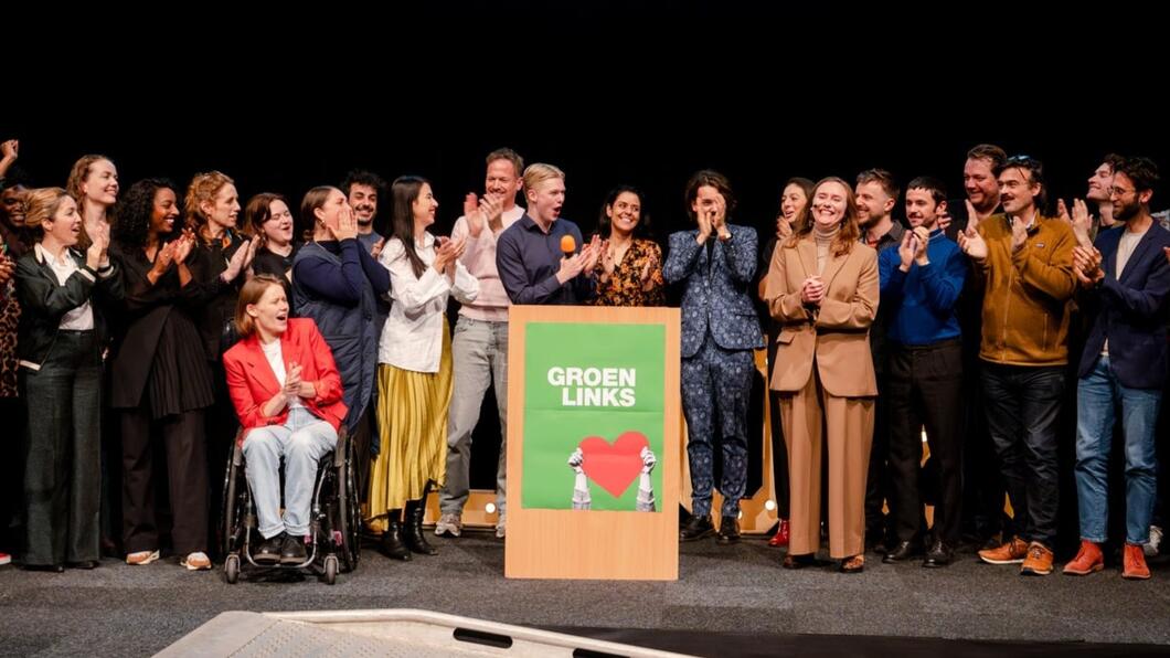 groep kandidaten op het podium