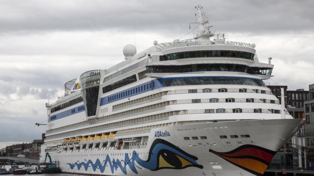 cruiseschip E_v_Eis.jpg