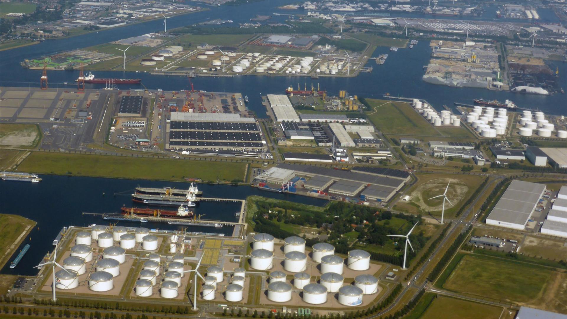 13743-Nederland-van-Boven_05_(Westpoort)_30juni2015_E_v_Eis.jpg