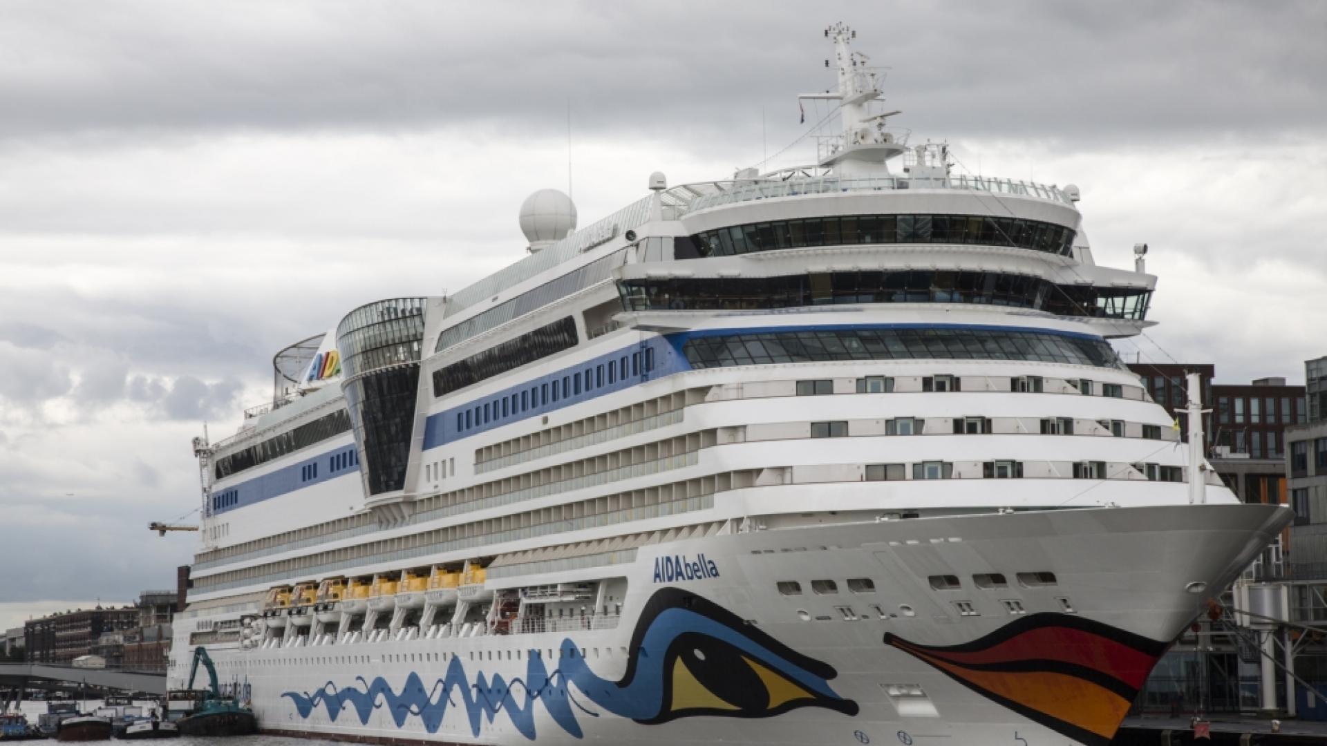 cruiseschip E_v_Eis.jpg